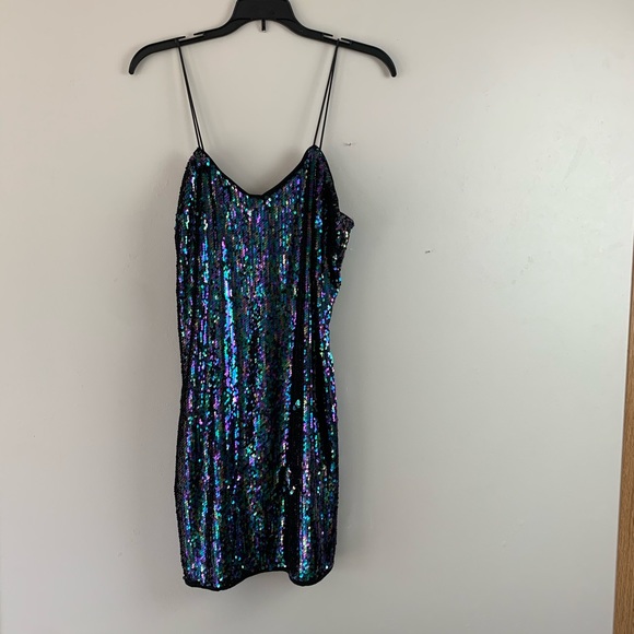 lulu’s mermaid sequined mini dress - Picture 2 of 8